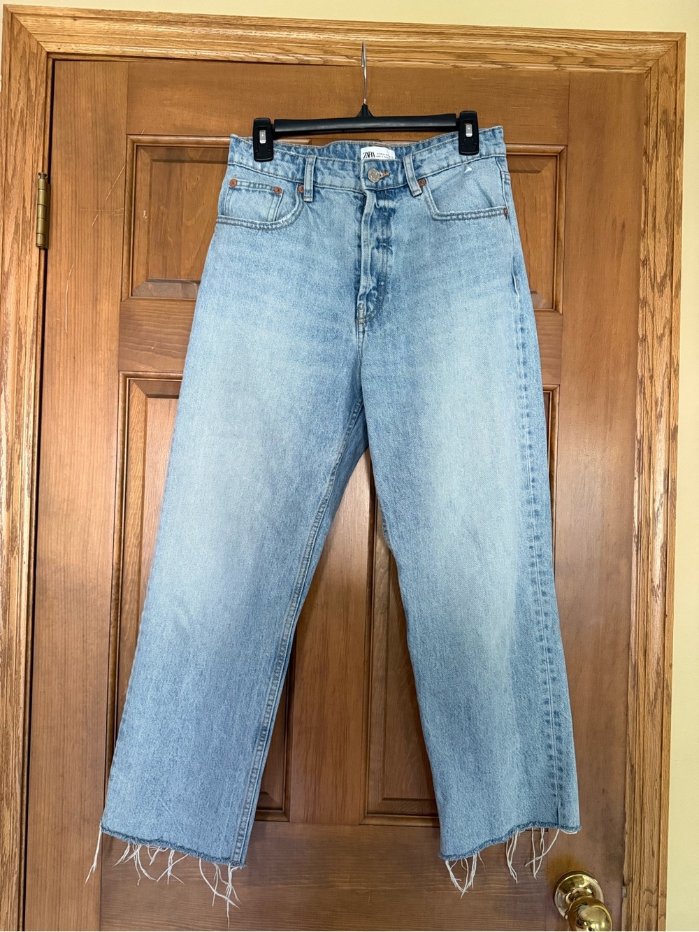 Zara Light Blue Cropped Ankle Jeans